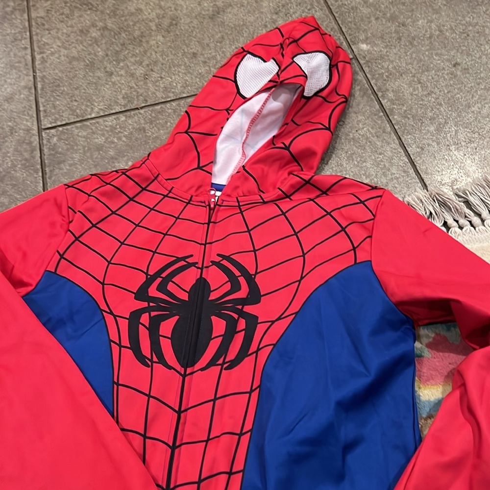 MARVEL XL SPIDER-MAN SWEATSHIRT ~ hoodie has eyes you can see out of….too fun!